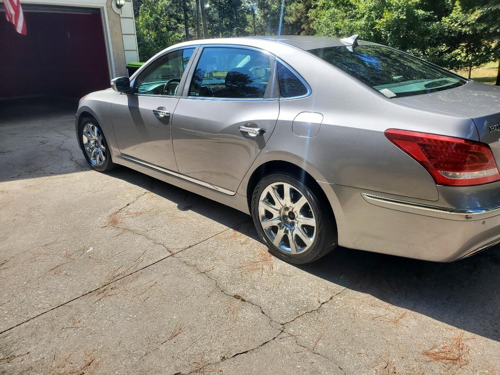 2011 Hyundai Equus Signature photo 4