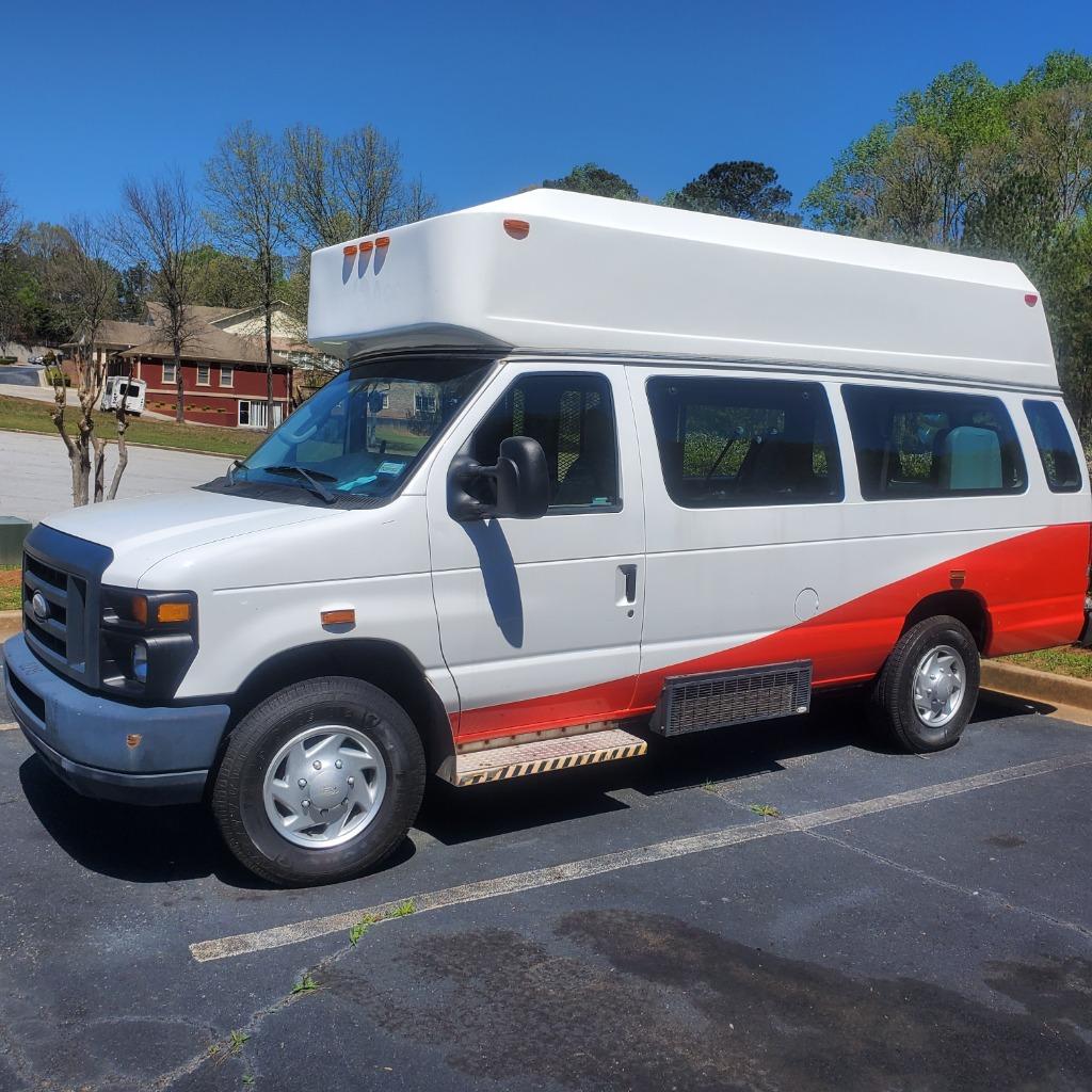 2014 Ford E-Series Econoline Van Commercial's photo